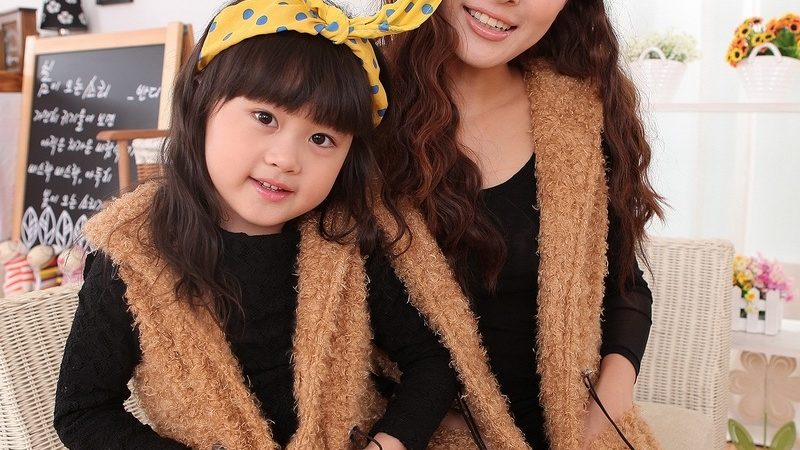 2012-autumn-and-winter-clothes-for-mother-and-daughter-vest-medium-long-slim-with-a-hood1.jpg