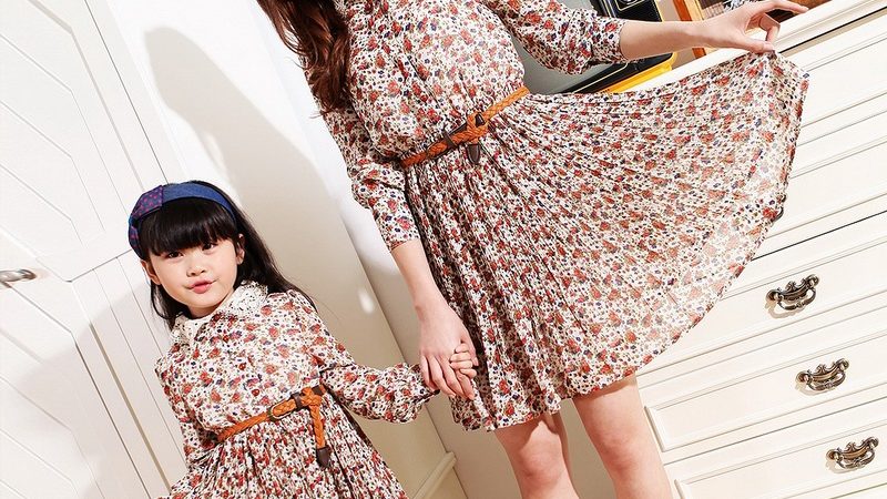 2013-autumn-chiffon-peter-pan-collar-lace-collar-one-piece-dress-clothes-for-mother-and-daughter1.jpg