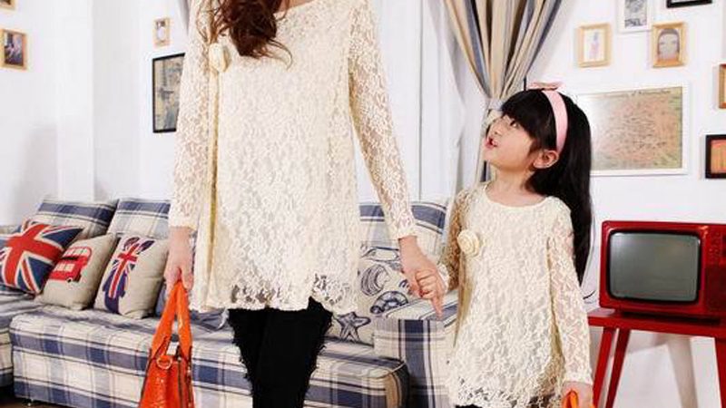 2013-spring-sweet-clothes-for-mother-and-daughter-lace-one-piece-dress-lace-cutout-family-fashion1.jpg