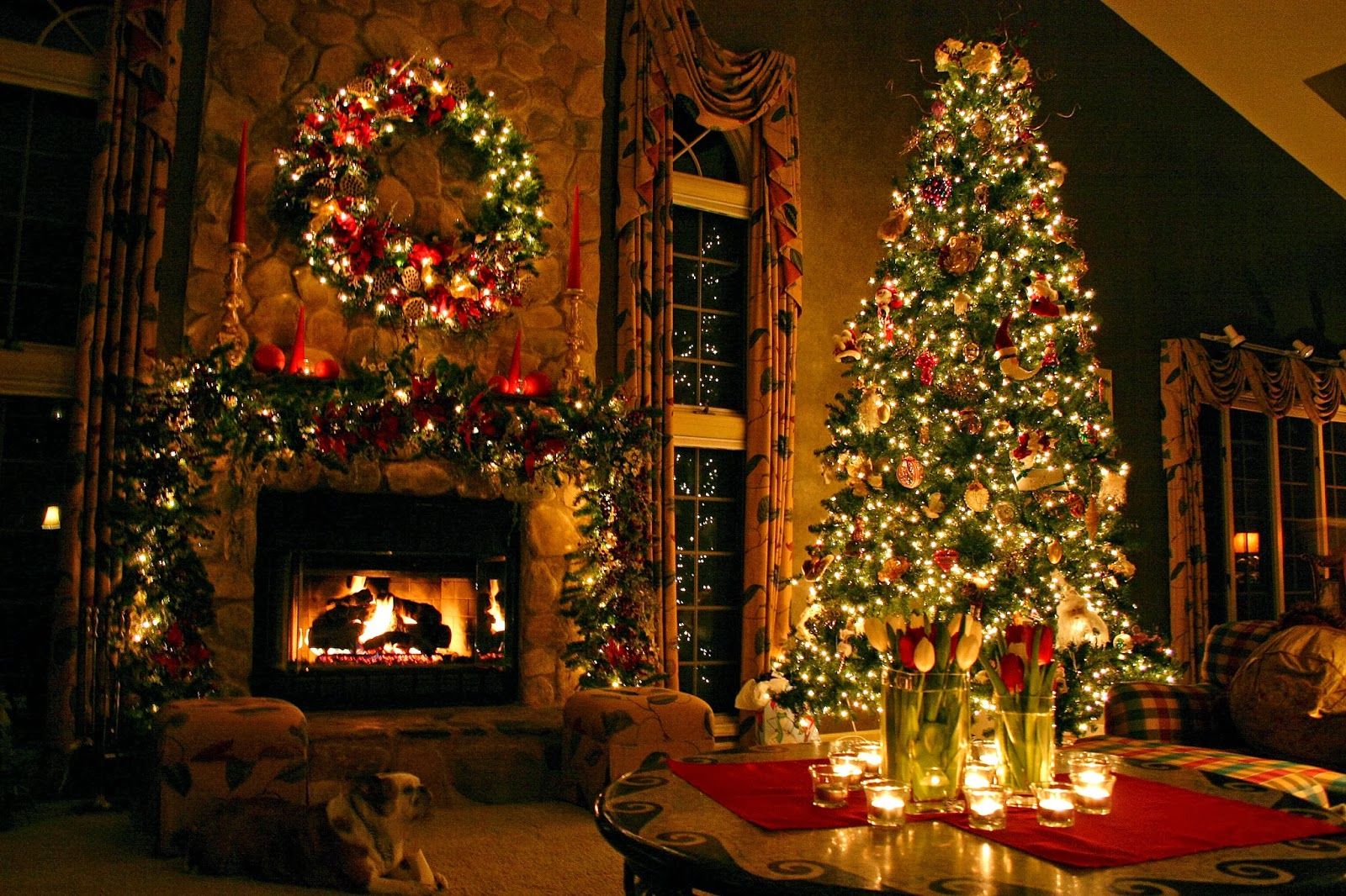Christmas-Fake-Tree-Interior-2.jpg