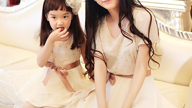 Family-fashion-summer-2013-bronzier-beige-chiffon-one-piece-dress-clothes-for-mother-and-daughter-with.jpg