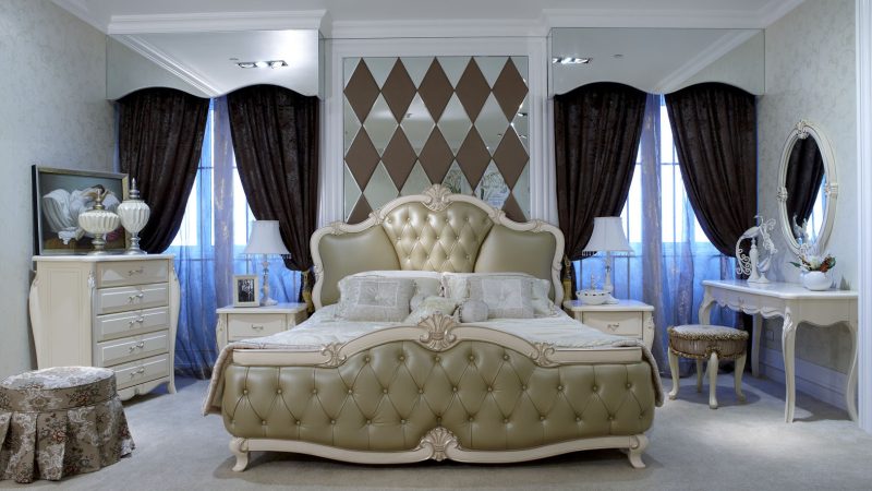 Luxury-Bedroom-With-Several-Motifs-Design.jpg
