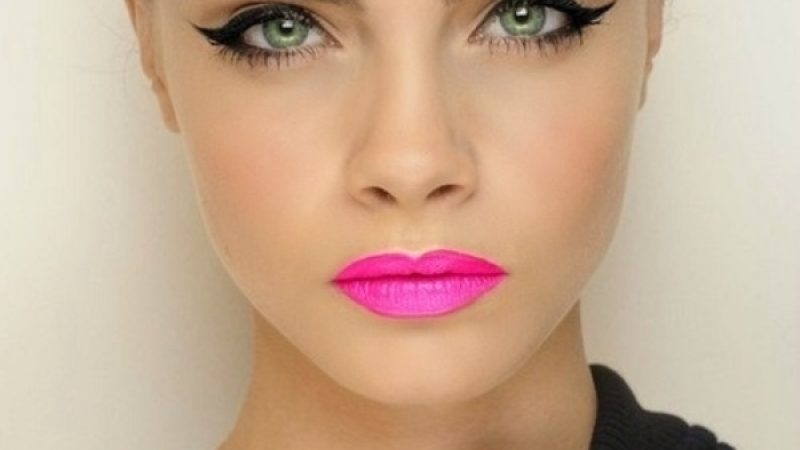 cara-delevigne-pink-lips-bright-lipstick-summer-2013-makeup-trends.jpg