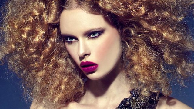 curls-pink-lips.jpg
