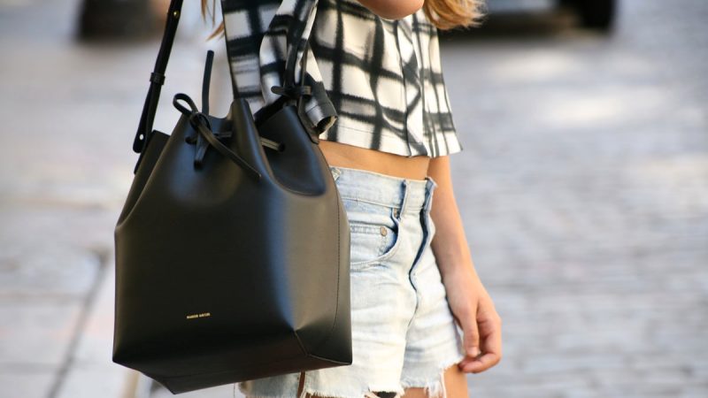 elle-00-opener-bucket-bags-h-v1.jpg