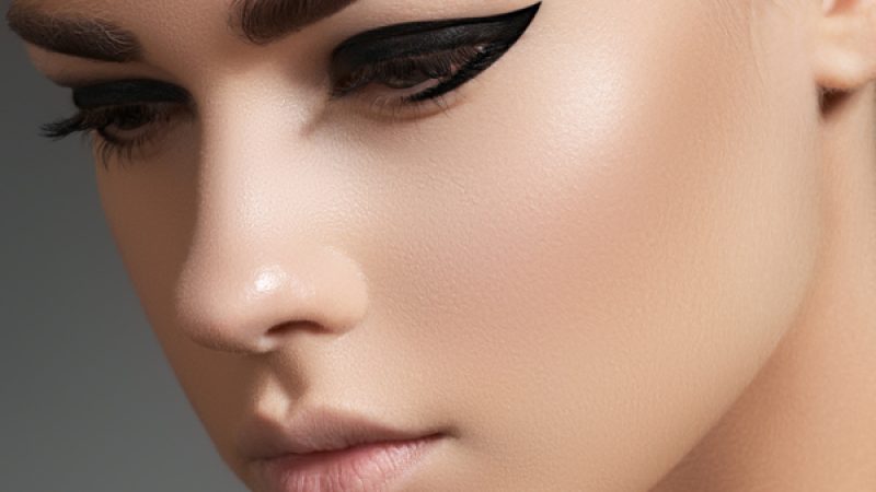 eyeliner_brows_catwalk.jpg
