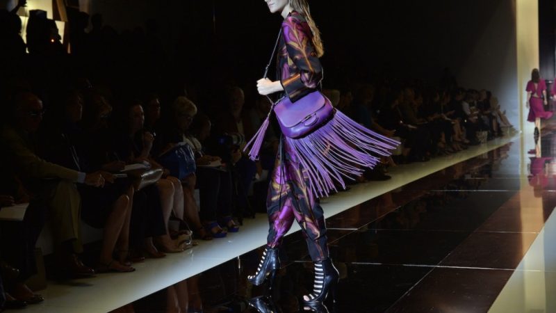 gucci-spring-2014-purple-trend_2-1050x700.jpg