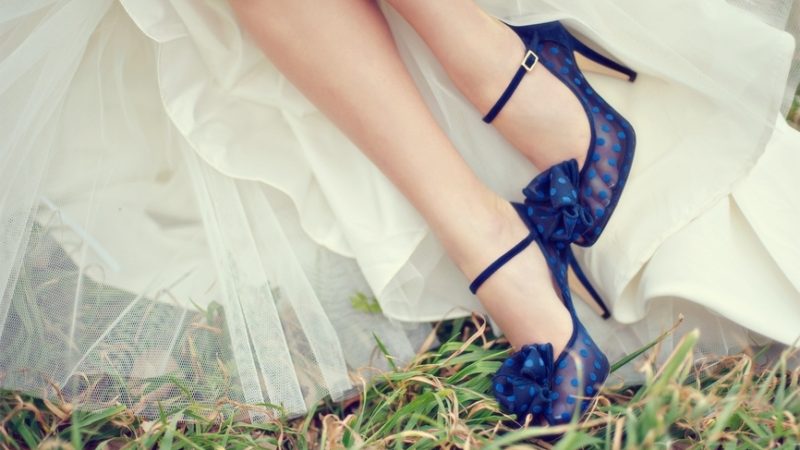 kate-spade-wedding-shoes-navy-polka-dot.original.jpeg